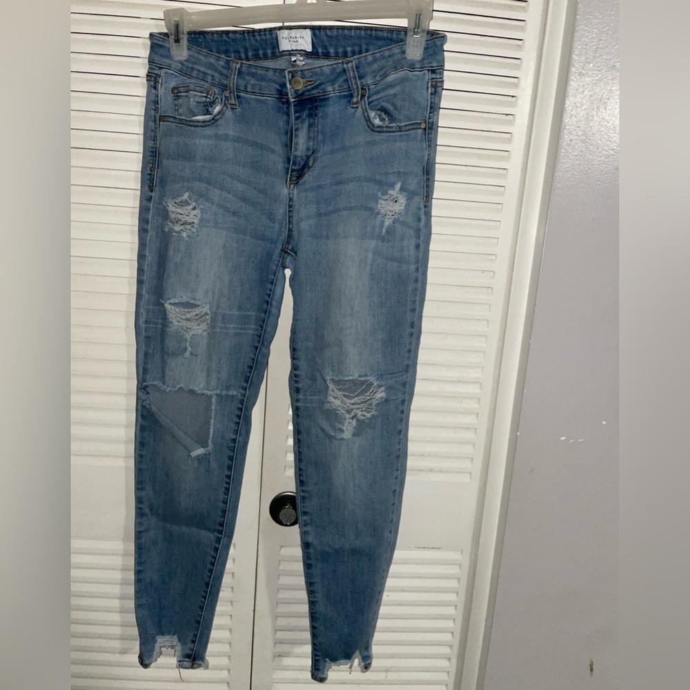 Celebrity Pink Mid Rise Ankle Skinny Ripped Denim Jeans Size 11/30 Junior’s